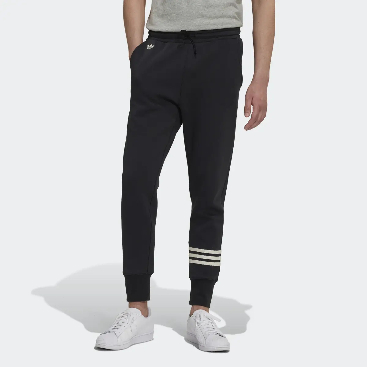Adidas Spodnie dresowe Adicolor Neuclassics. 1
