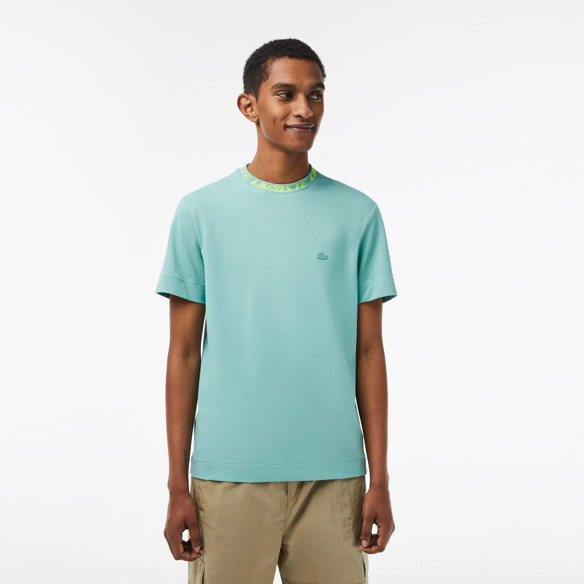 Lacoste T-shirt homme regular fit marquage sur le col Lacoste. 1