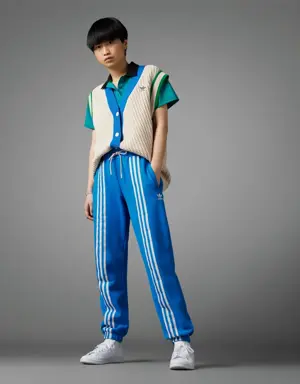 Adidas Adicolor 70s 3-Stripes Sweatpants. 3 Adidas Adicolor 70s 3-Stripes Sweatpants. 3