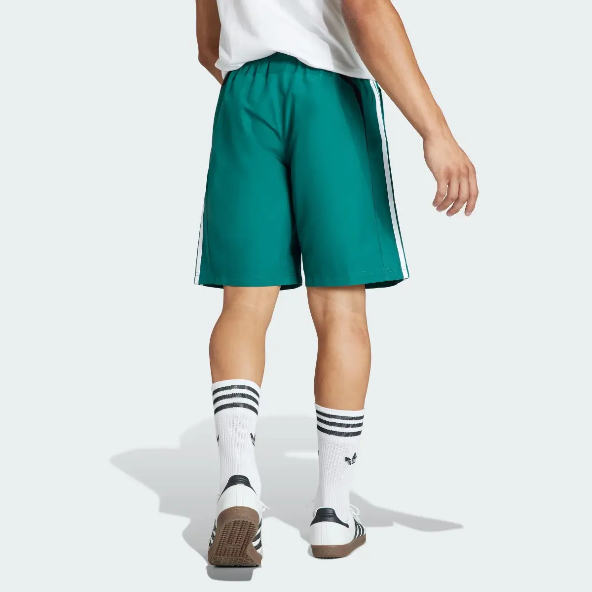 Adidas Oversized Shorts. 2