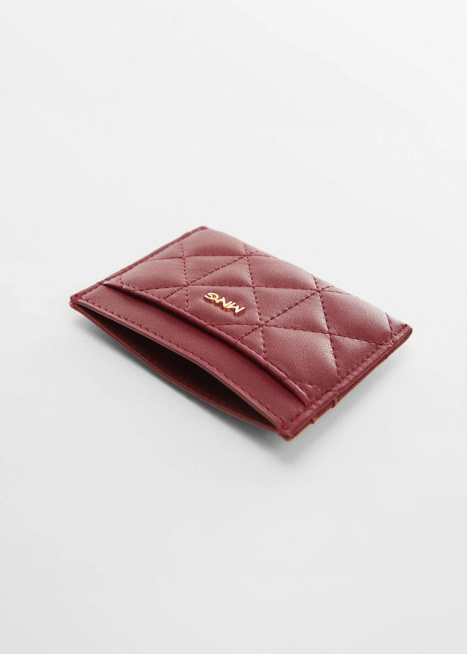 Mango Quilted cardholder with logo. 2