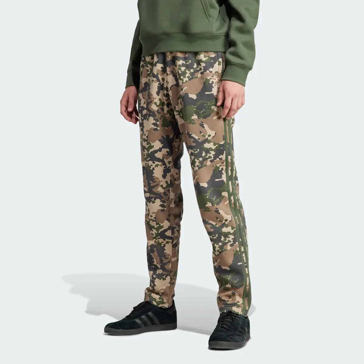 Adidas Graphics Camo Sweat Pants. 1