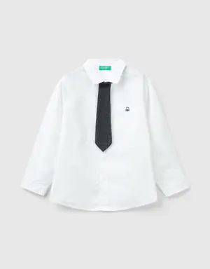 shirt with detachable tie