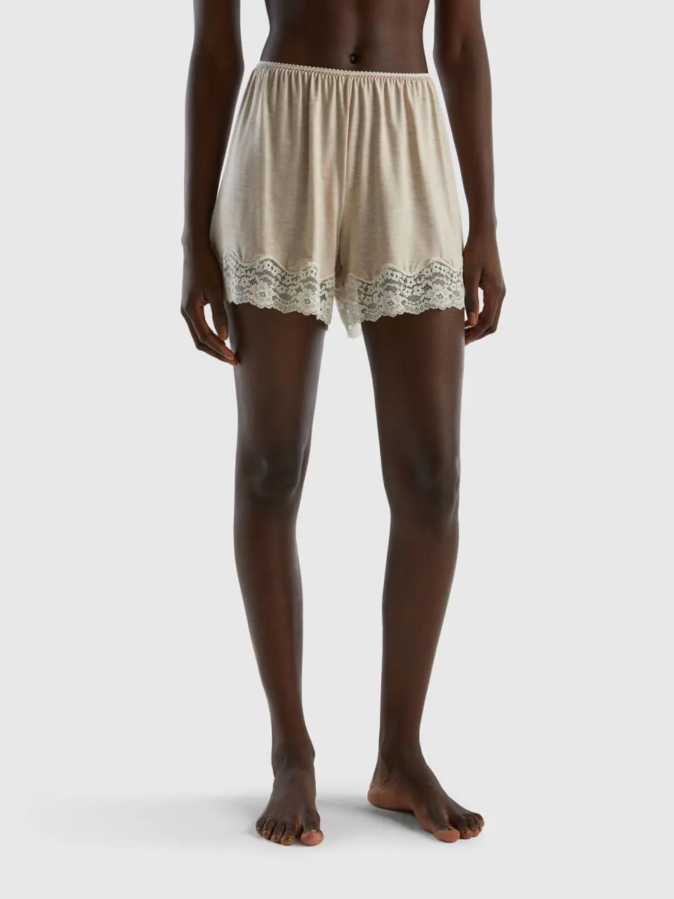 Benetton flowy shorts with lace. 1