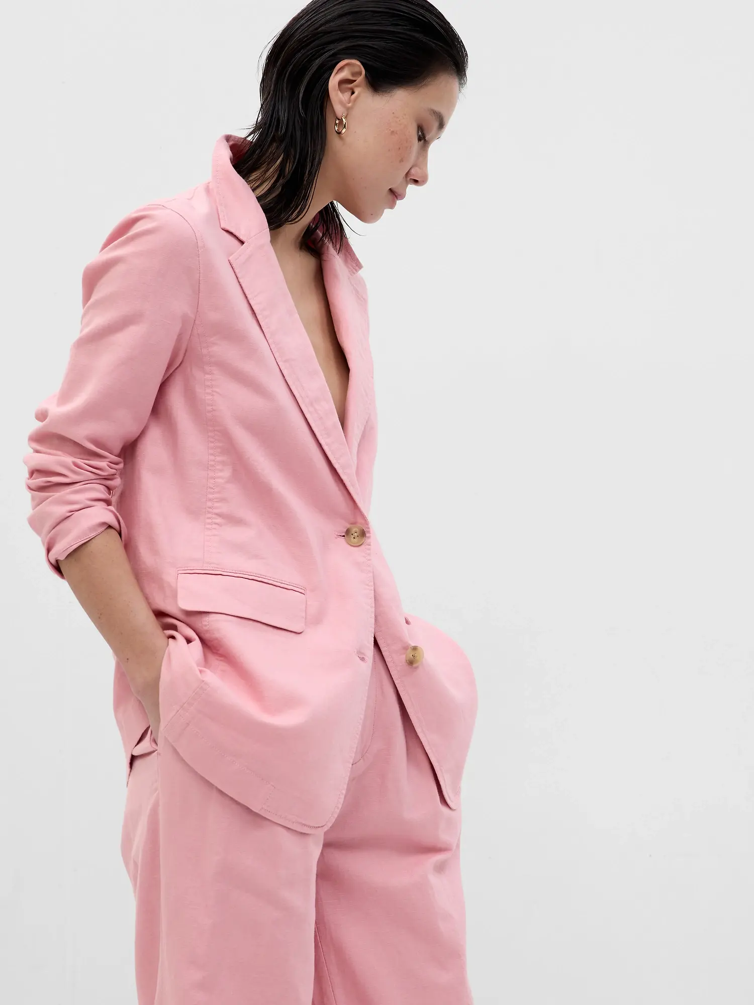 Gap Linen-Cotton Blazer pink. 1