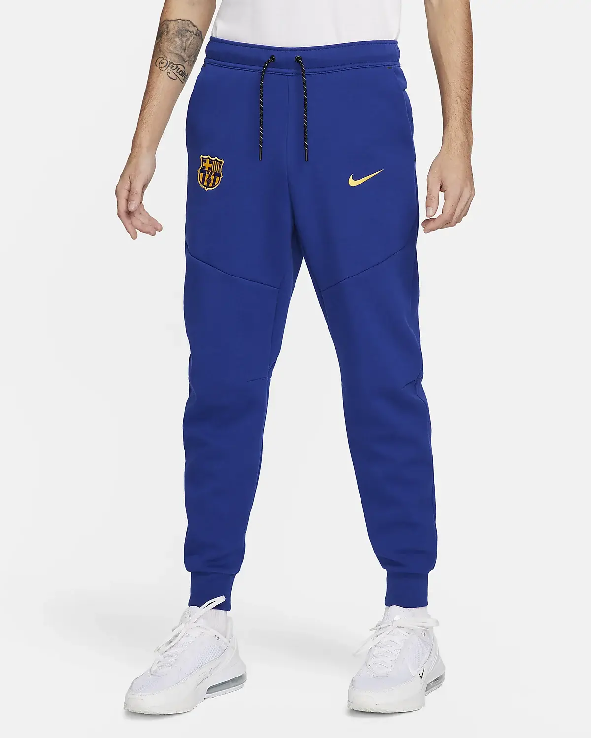 Nike F.C. Barcelona Tech Fleece. 1