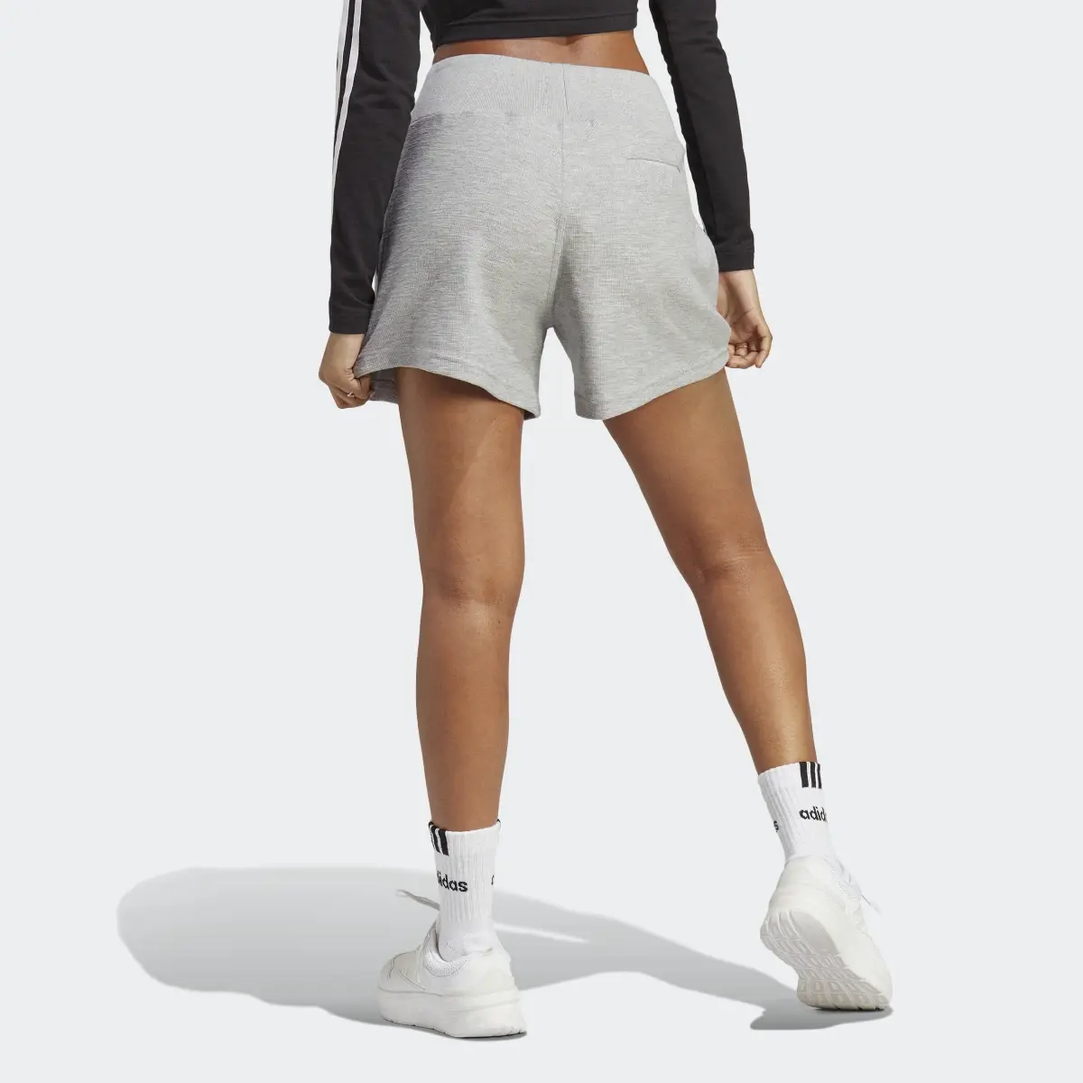 Adidas Shorts Lounge Terry Loop. 2