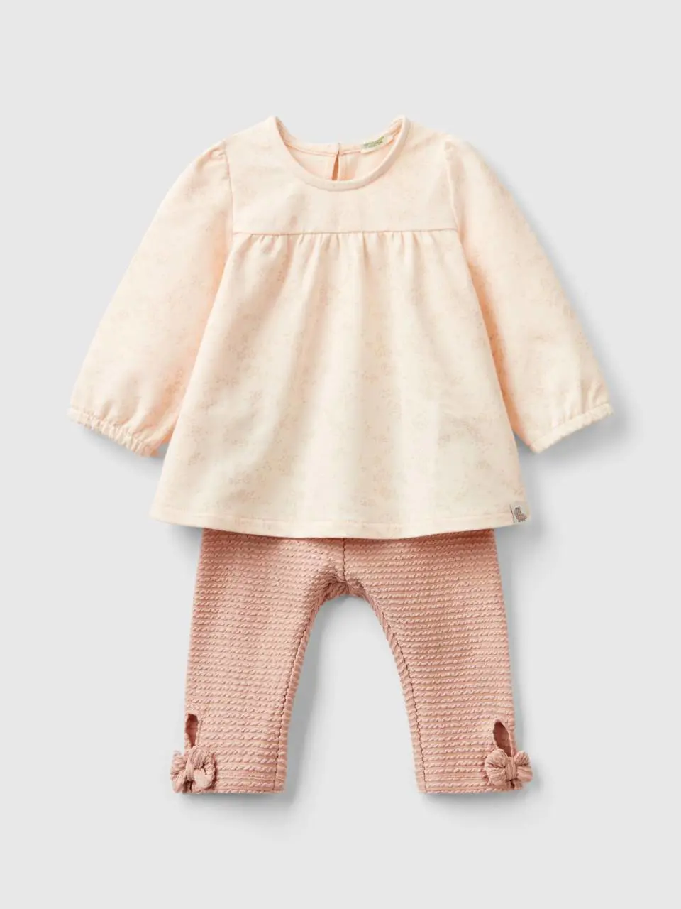 Benetton t-shirt and leggings set. 1