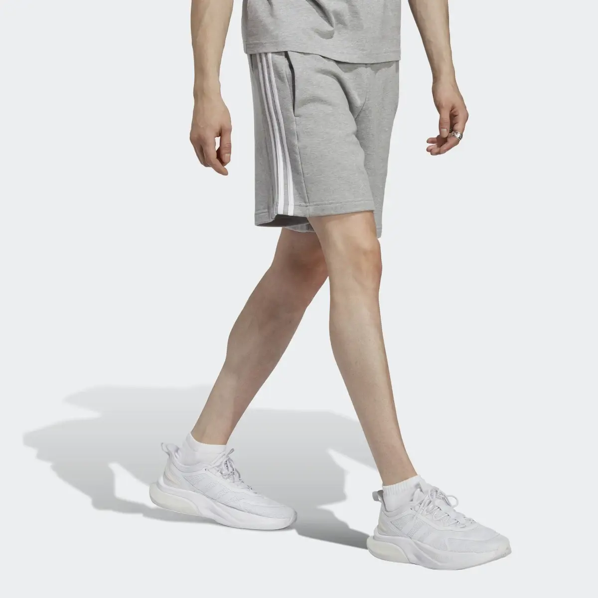 Adidas Shorts Essentials 3 Franjas Tela French Terry. 3