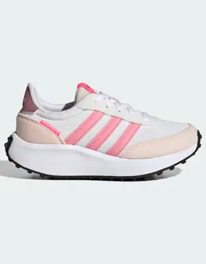 Adidas Run 70s Shoes. 2 Adidas Run 70s Shoes. 2