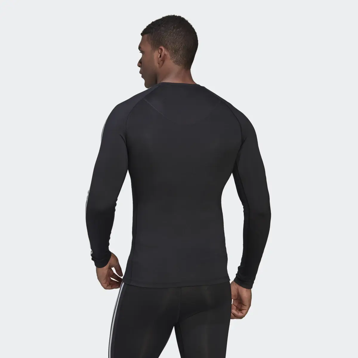 Adidas Techfit 3-Streifen Training Longsleeve. 3