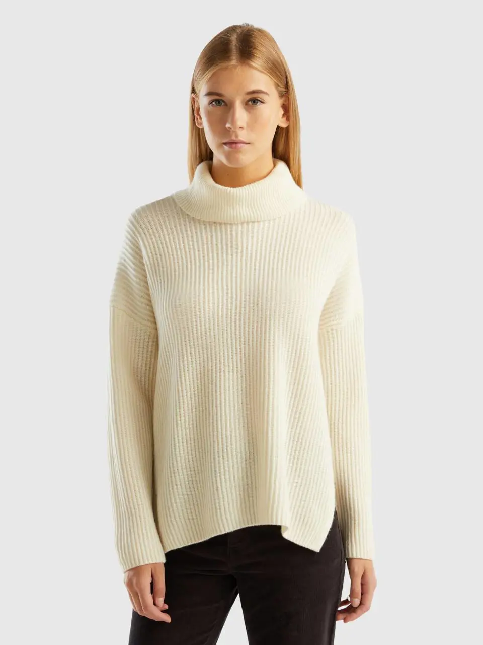 Benetton turtleneck with wide collar. 1