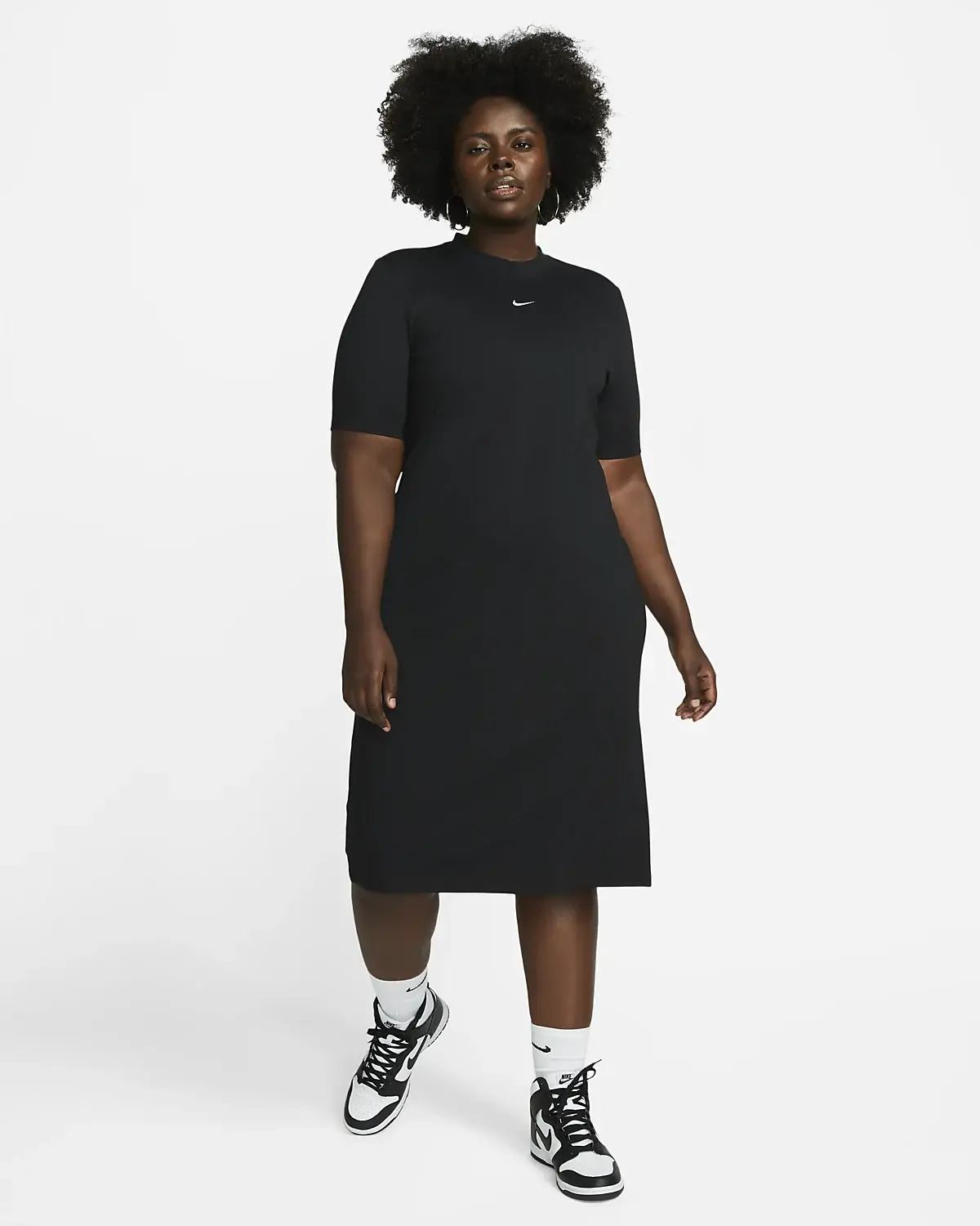 Nike Sportswear Essential. 1