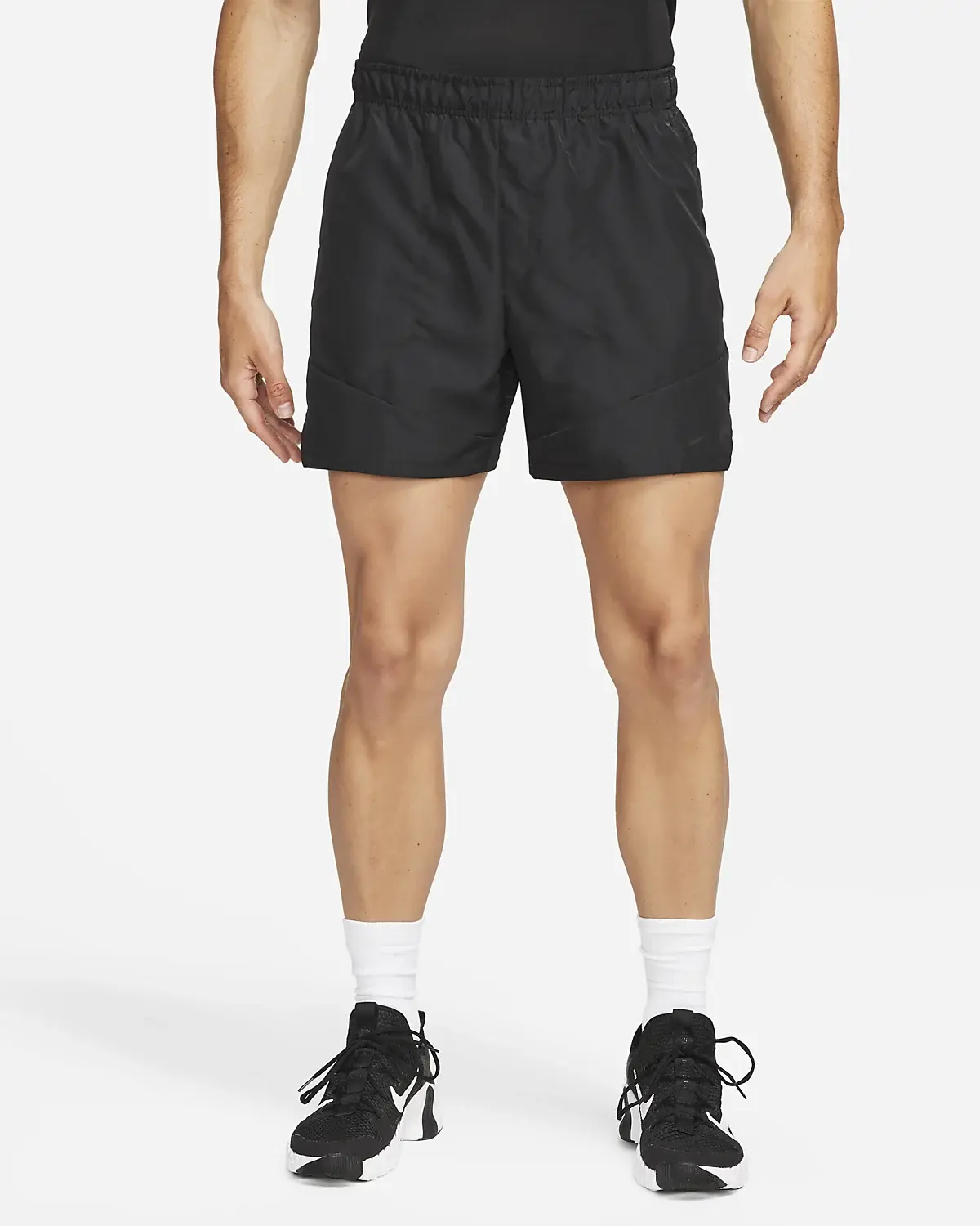 Nike Shorts versátiles de 15 cm sin forro para hombre. 1