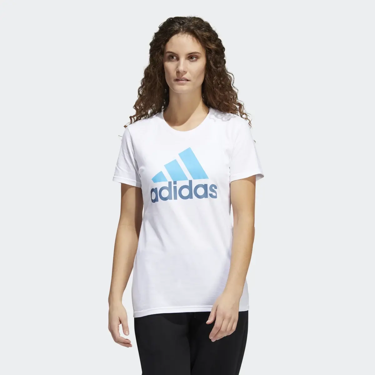 Adidas Playera Badge of Sport Basic. 2