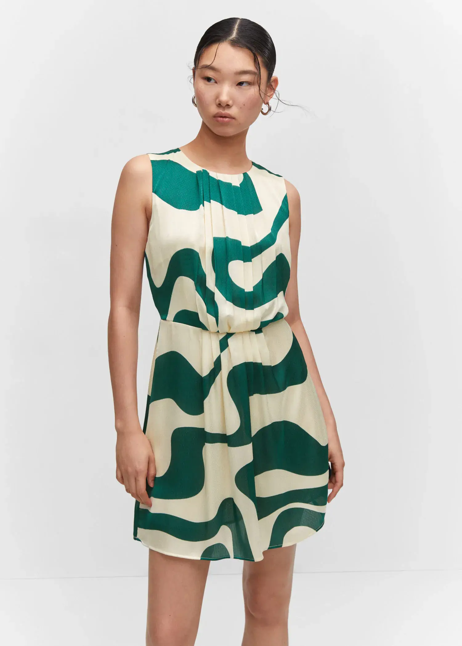 Mango Gemustertes Kleid mit plissierten Details. 2