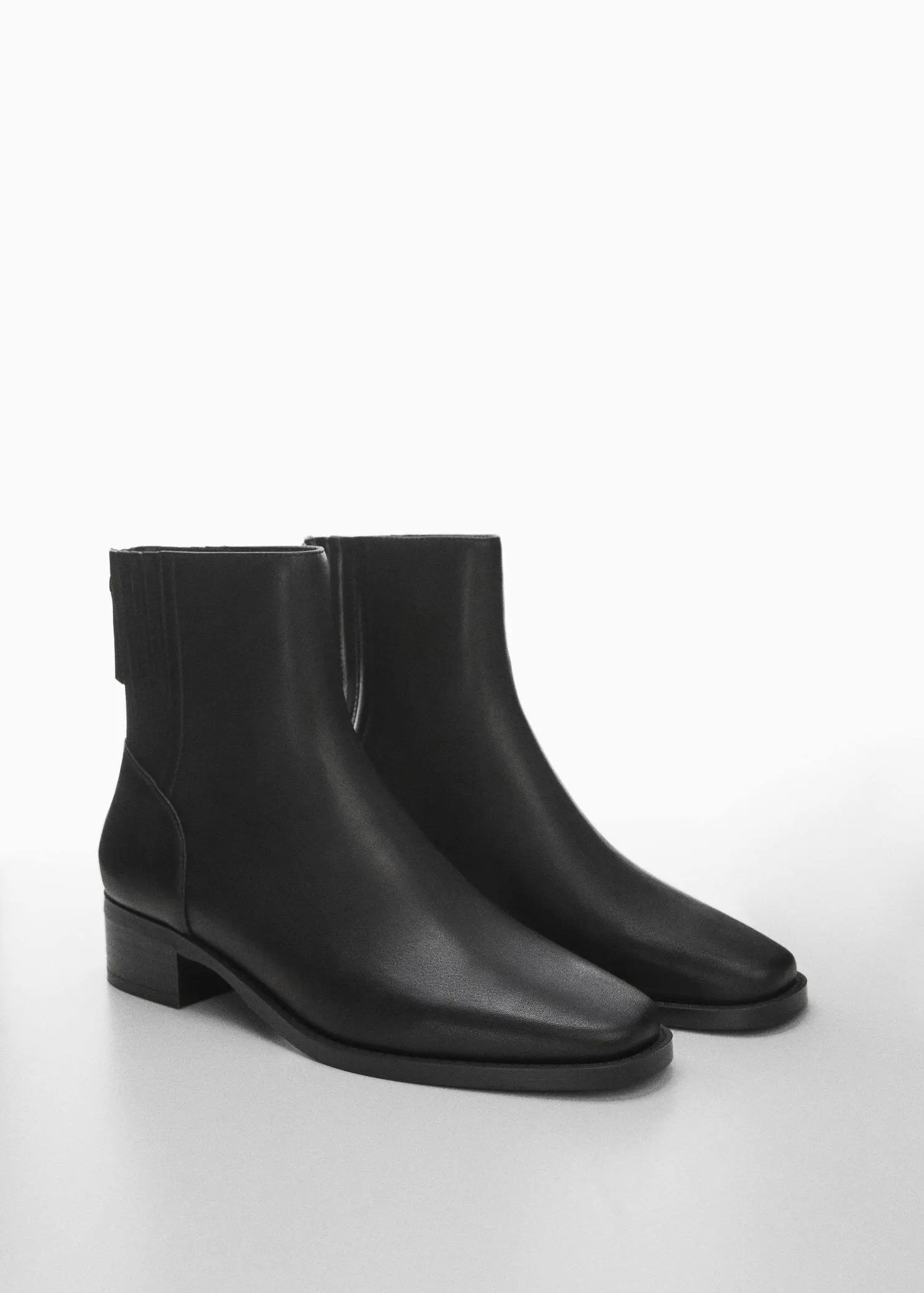 Mango Leather ankle boots with ankle zip closure. 2