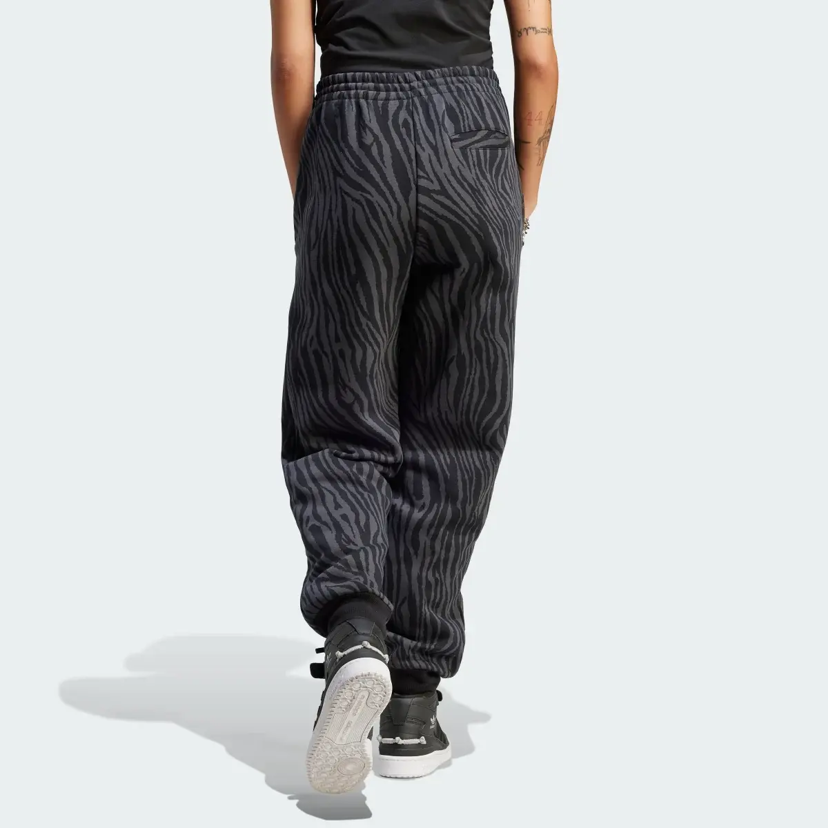 Adidas Pantalon de survêtement à imprimé animal zèbre intégral Essentials. 2