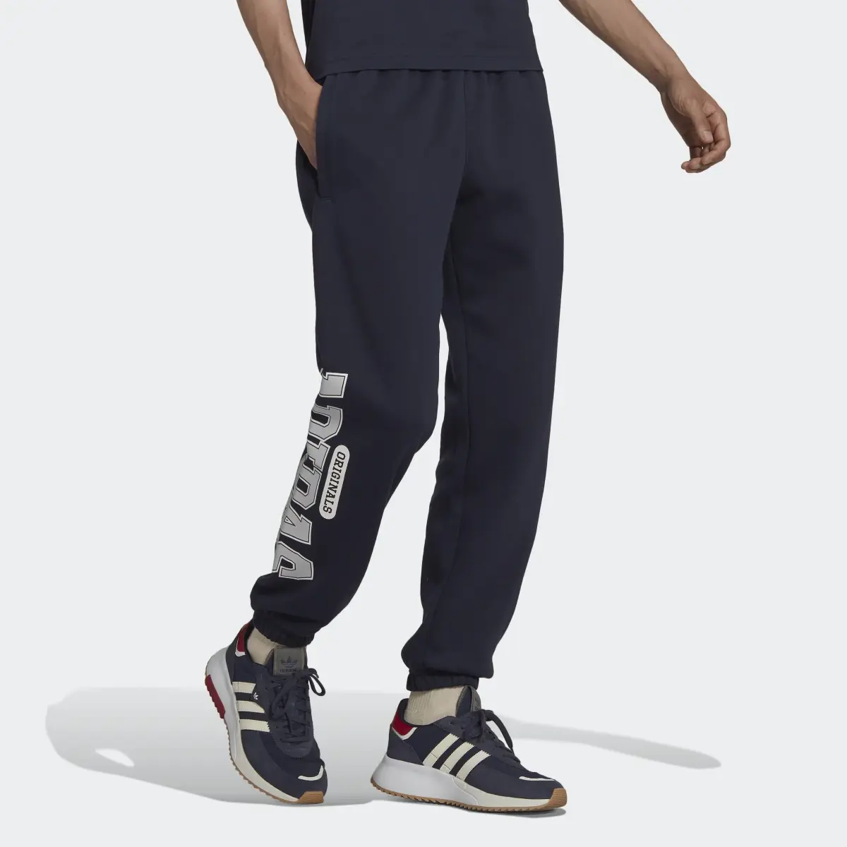 Adidas Sweat pants Varsity. 3