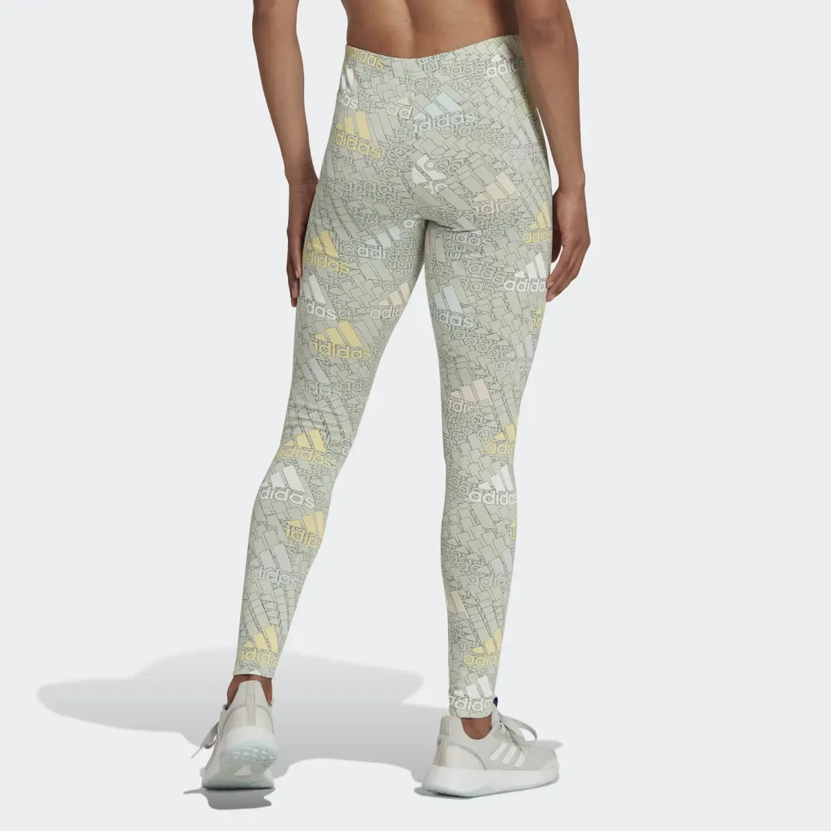 Adidas Leggings Essentials. 2