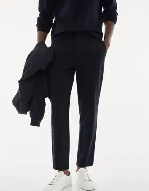 Crease-resistant slim-fit trousers
