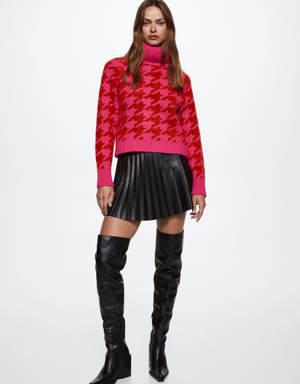 Turtleneck sweater with houndstooth print