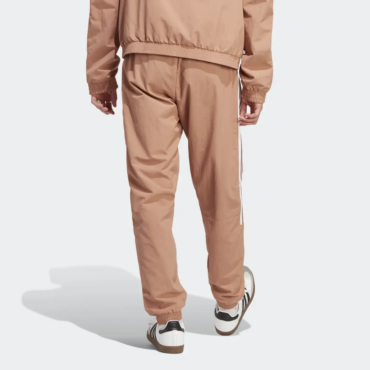 Adidas Track pants adicolor Classics Lock-Up Trefoil. 2