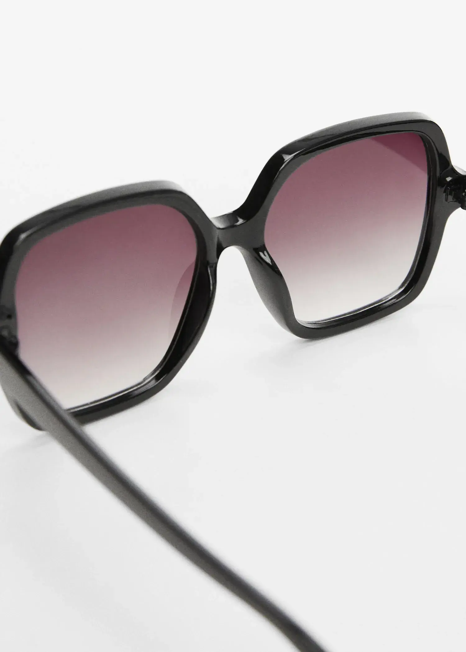 Mango Square sunglasses. 3