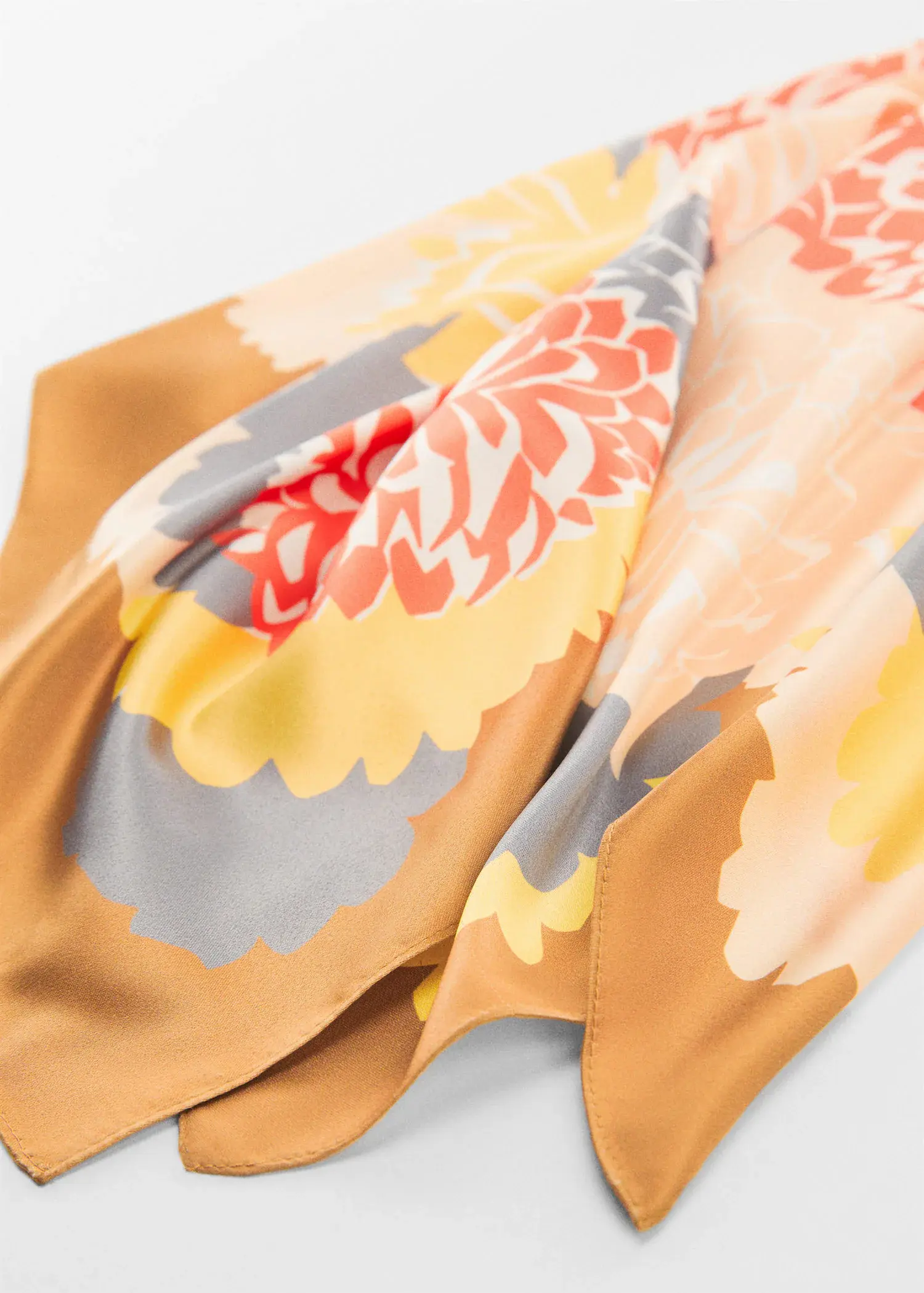 Mango Flowers printed scarf. 2