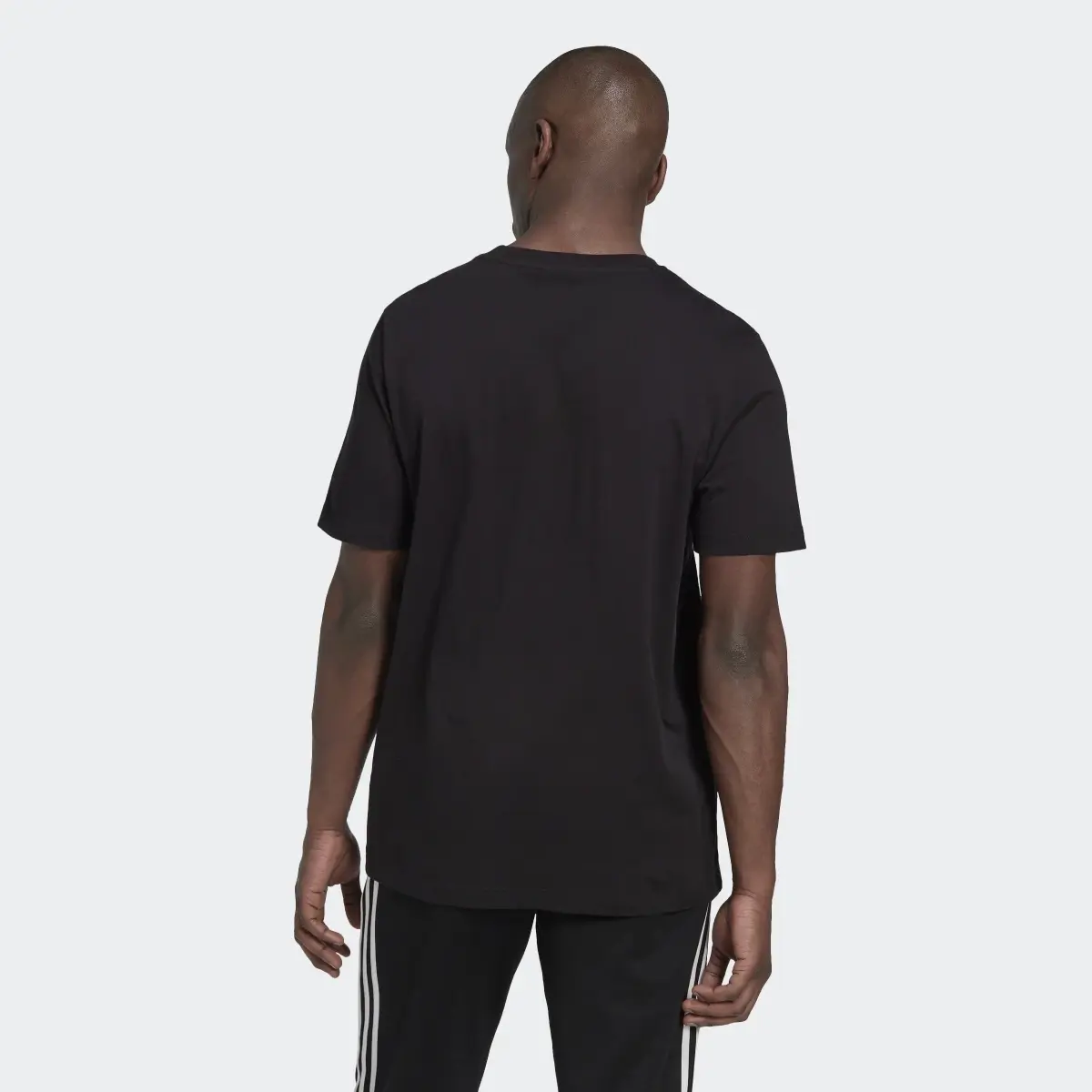 Adidas T-shirt. 3