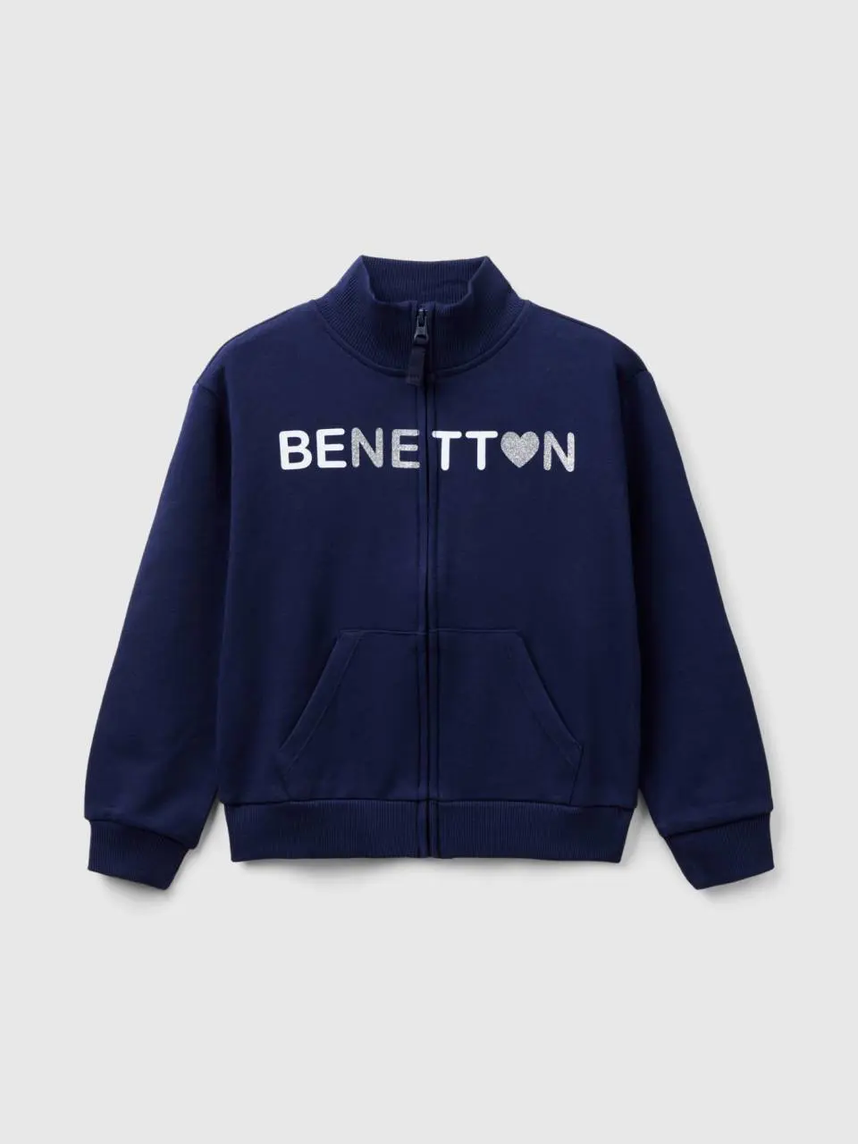 Benetton sweatshirt with zip and collar. 1