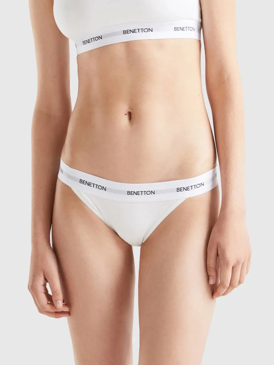 Benetton low-rise underwear in organic cotton. 1