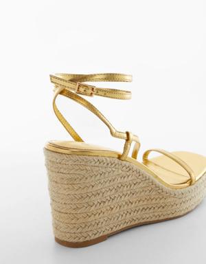 Metallic wedge sandals with straps 