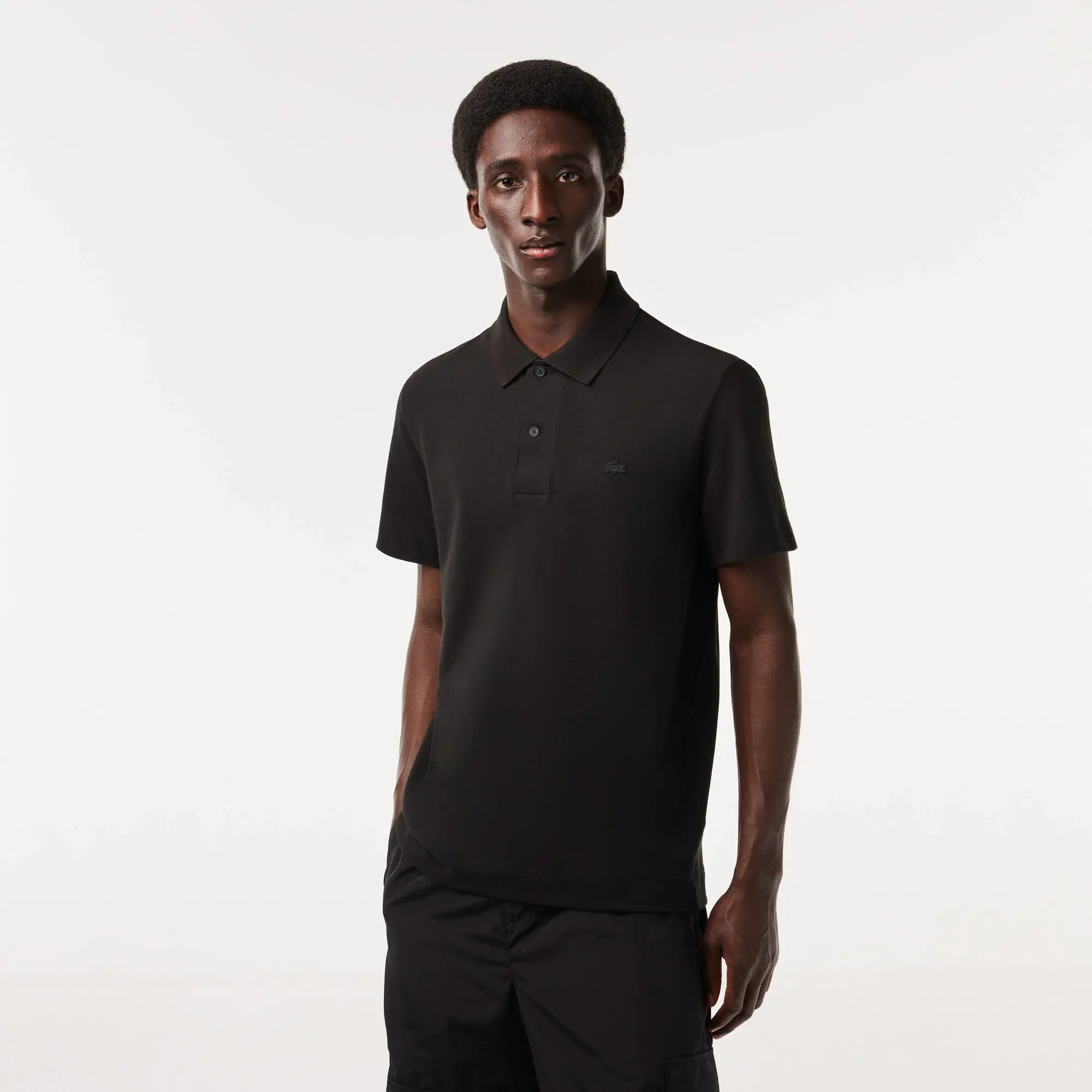 Lacoste Men's Ultralight Piqué Lacoste Movement Polo. 1