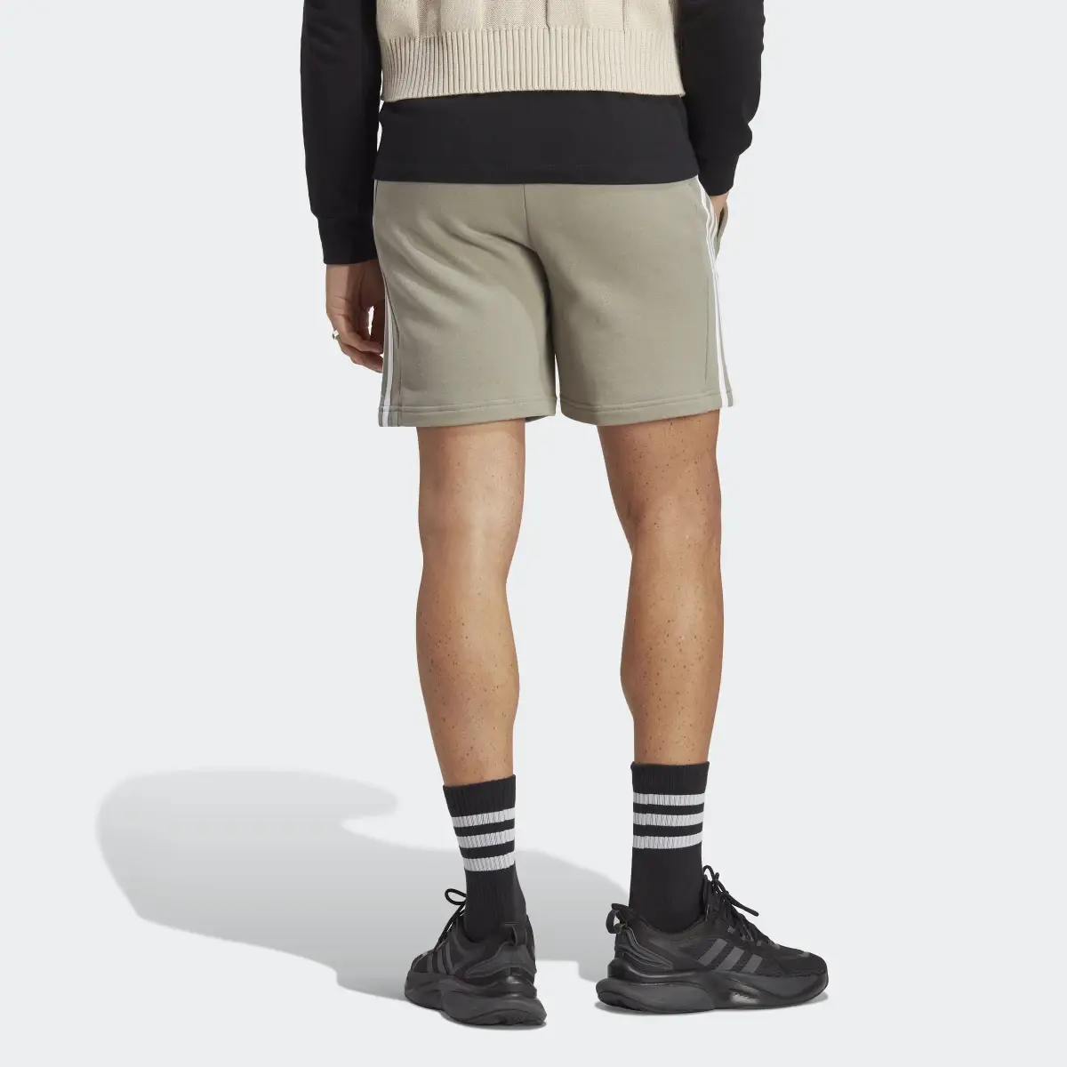 Adidas Shorts Essentials French Terry 3 Franjas. 2