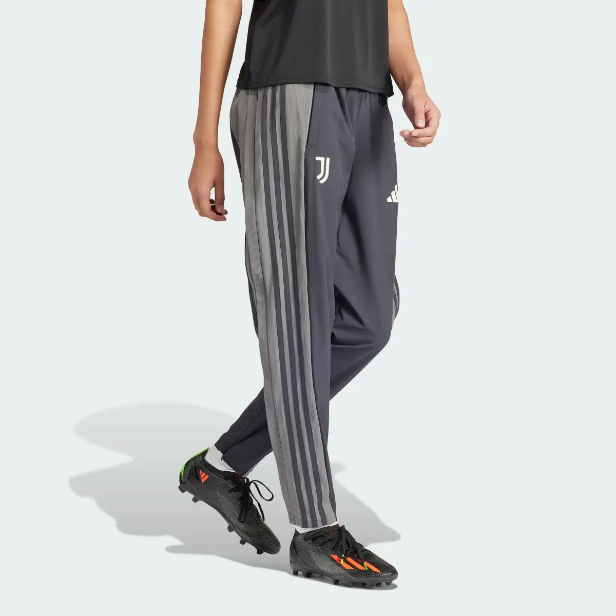 Adidas Pantaloni Anthem Juventus. 1