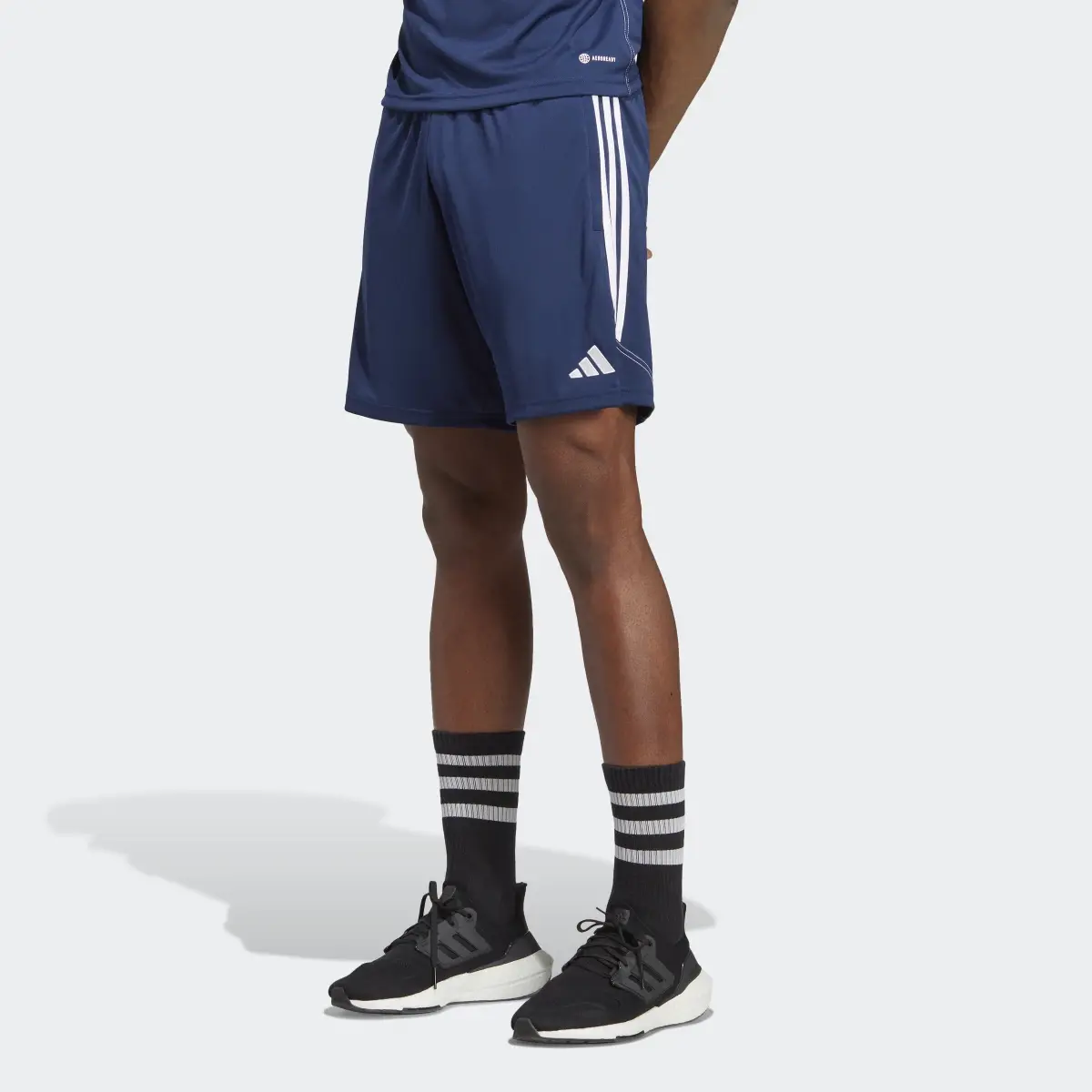 Adidas Short d'entraînement Tiro 23 Club. 1