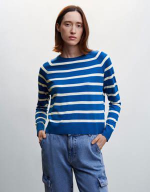 Fine-knit round-neck sweater