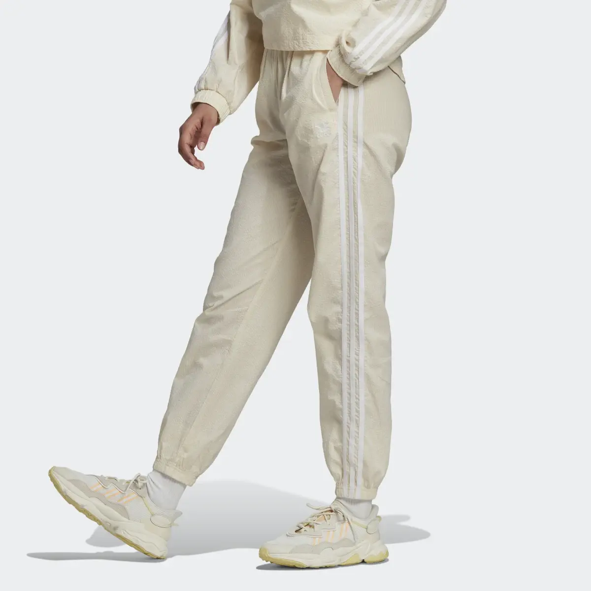 Adidas Pantalon de survêtement en popeline Adicolor Classics. 2