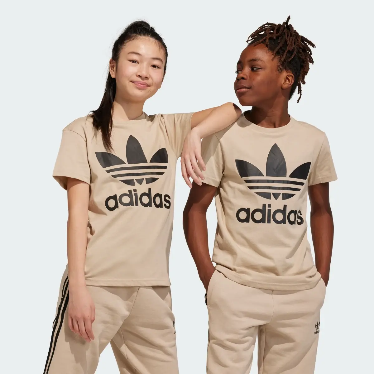 Adidas Adicolor Trefoil Tee. 1