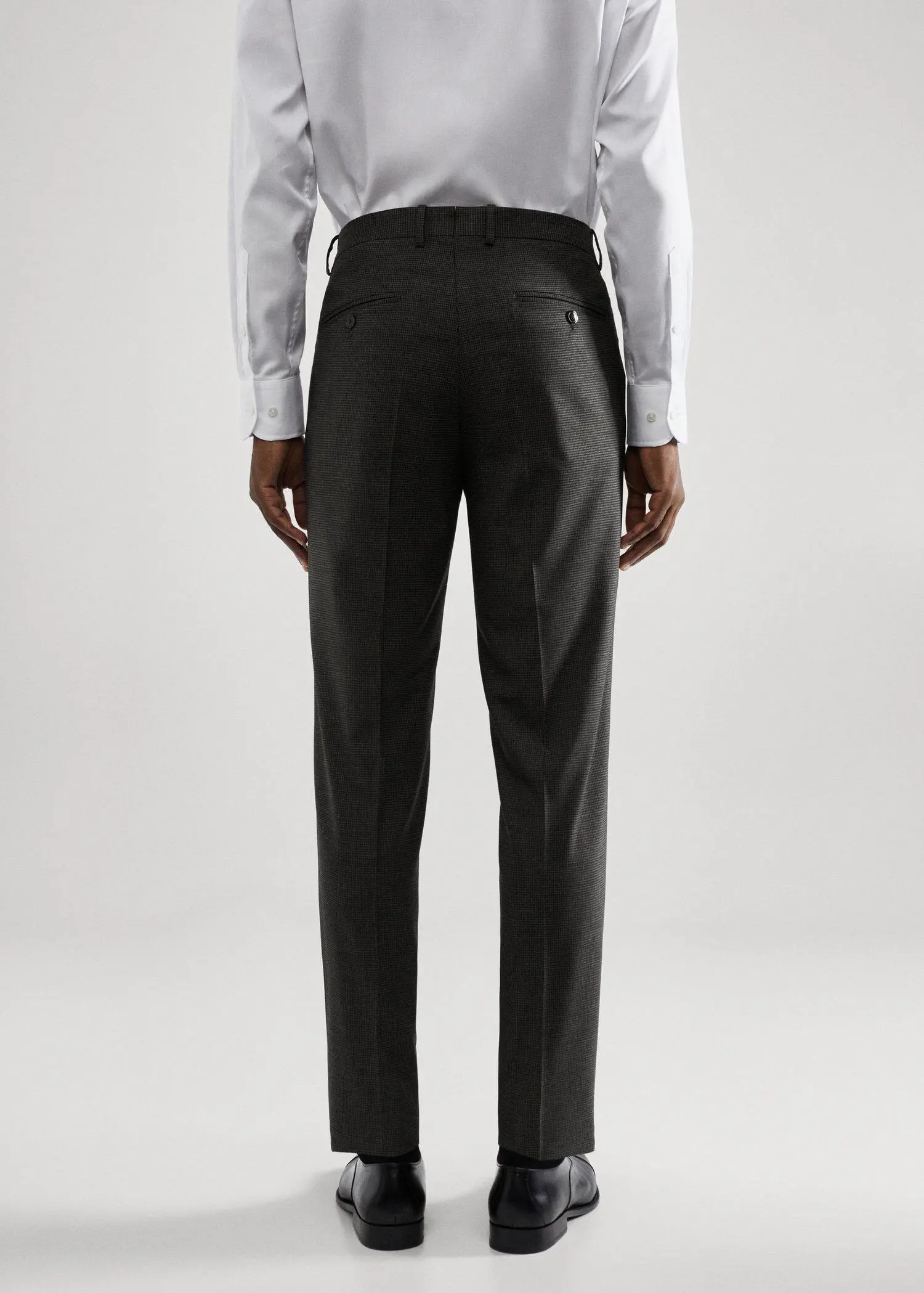 Mango Slim Fit-Anzughose aus Wolle mit Hahnetrittmuster. 3