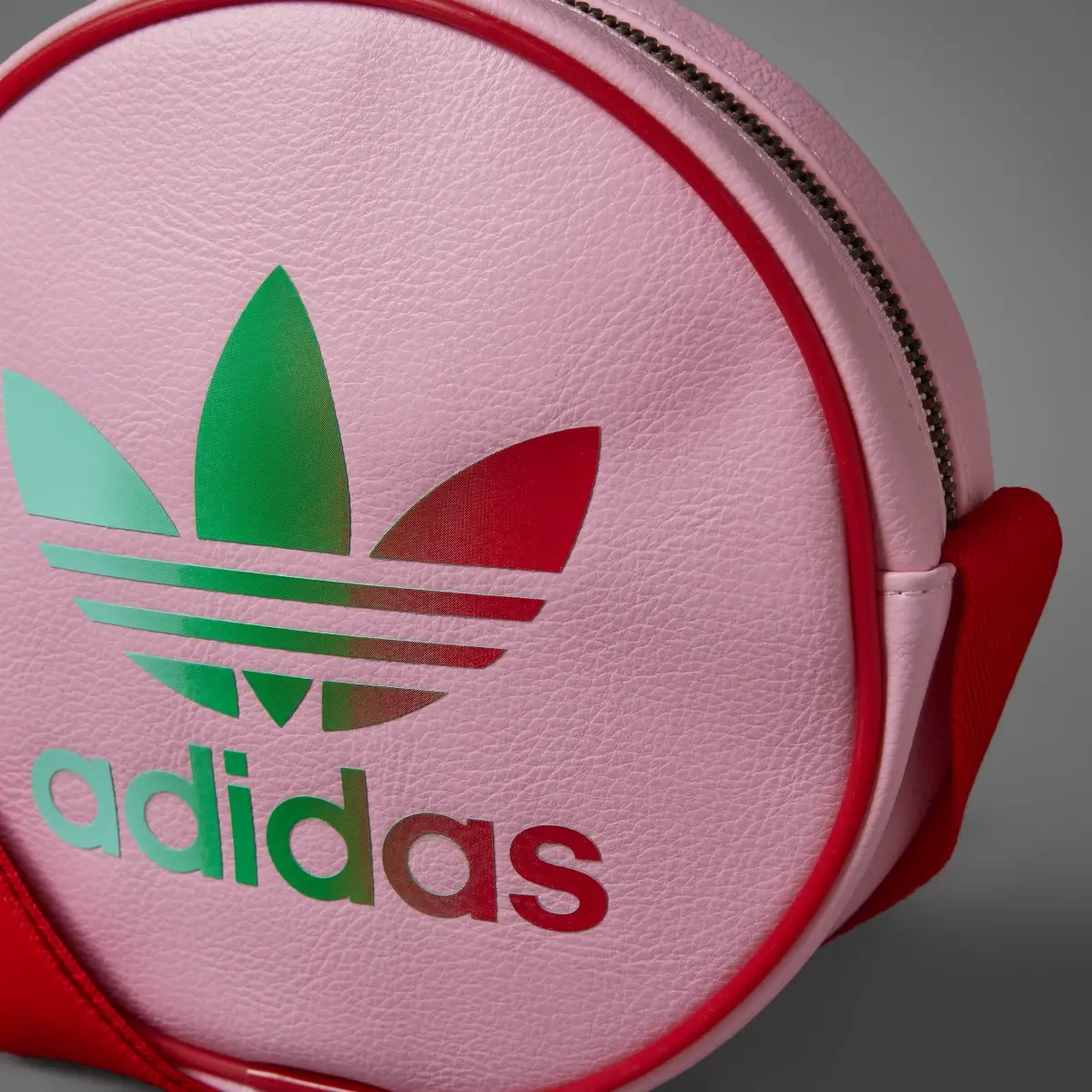 Adidas Adicolor 70s Mini Airliner Round Bag. 3