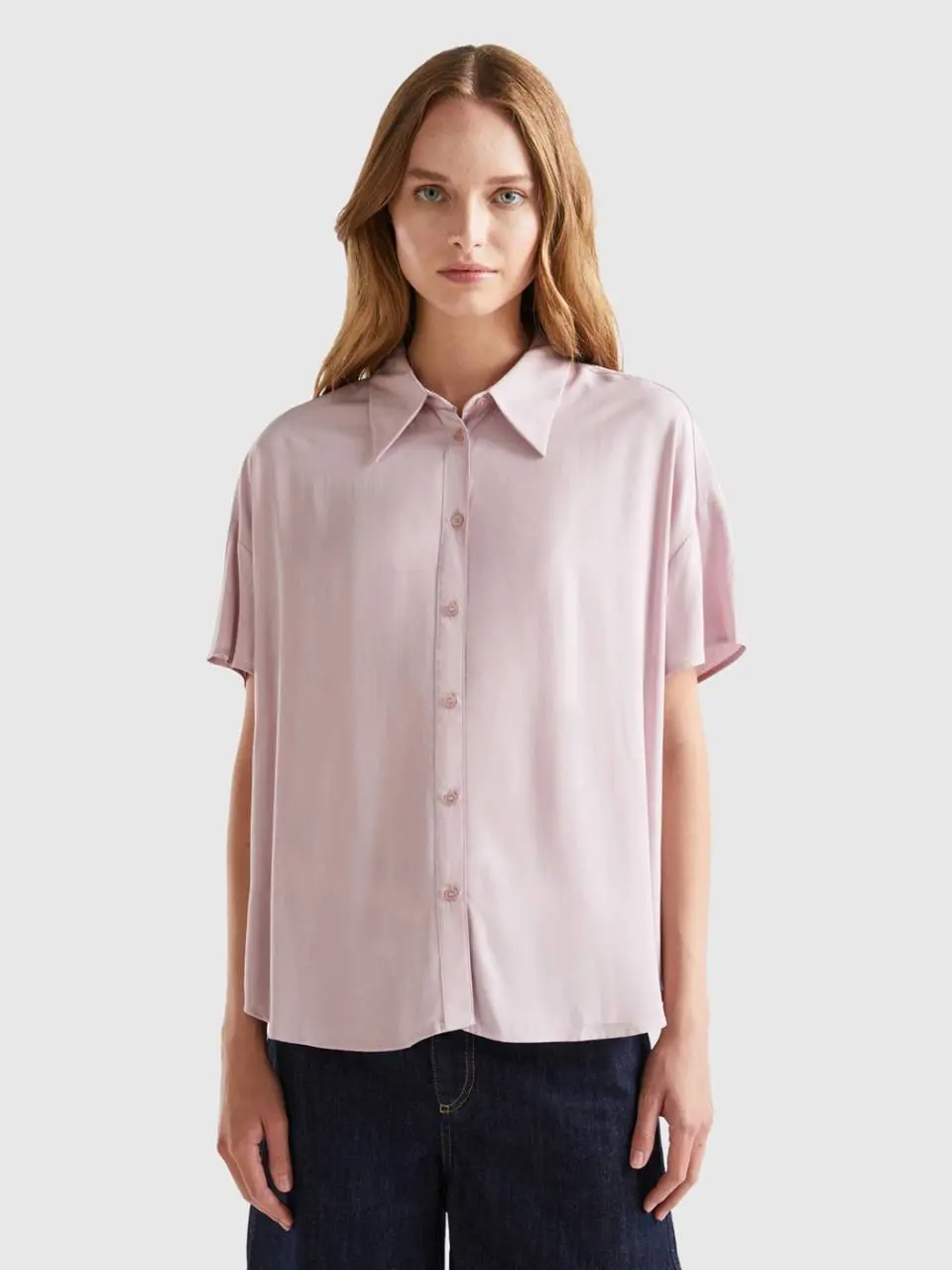 Benetton short sleeve shirt in sustainable viscose. 1