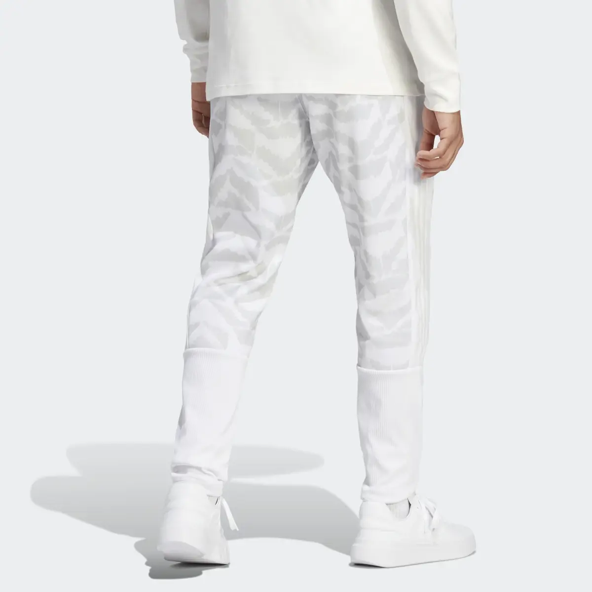 Adidas Pantalon de survêtement Tiro Suit-Up Lifestyle. 2