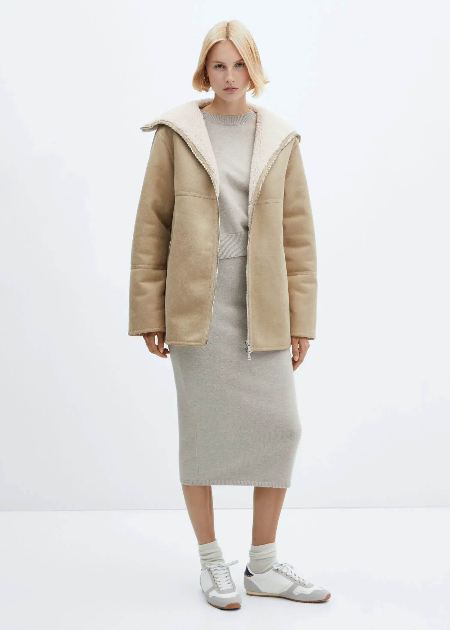 Mango Shearling-lined coat with zip. 1