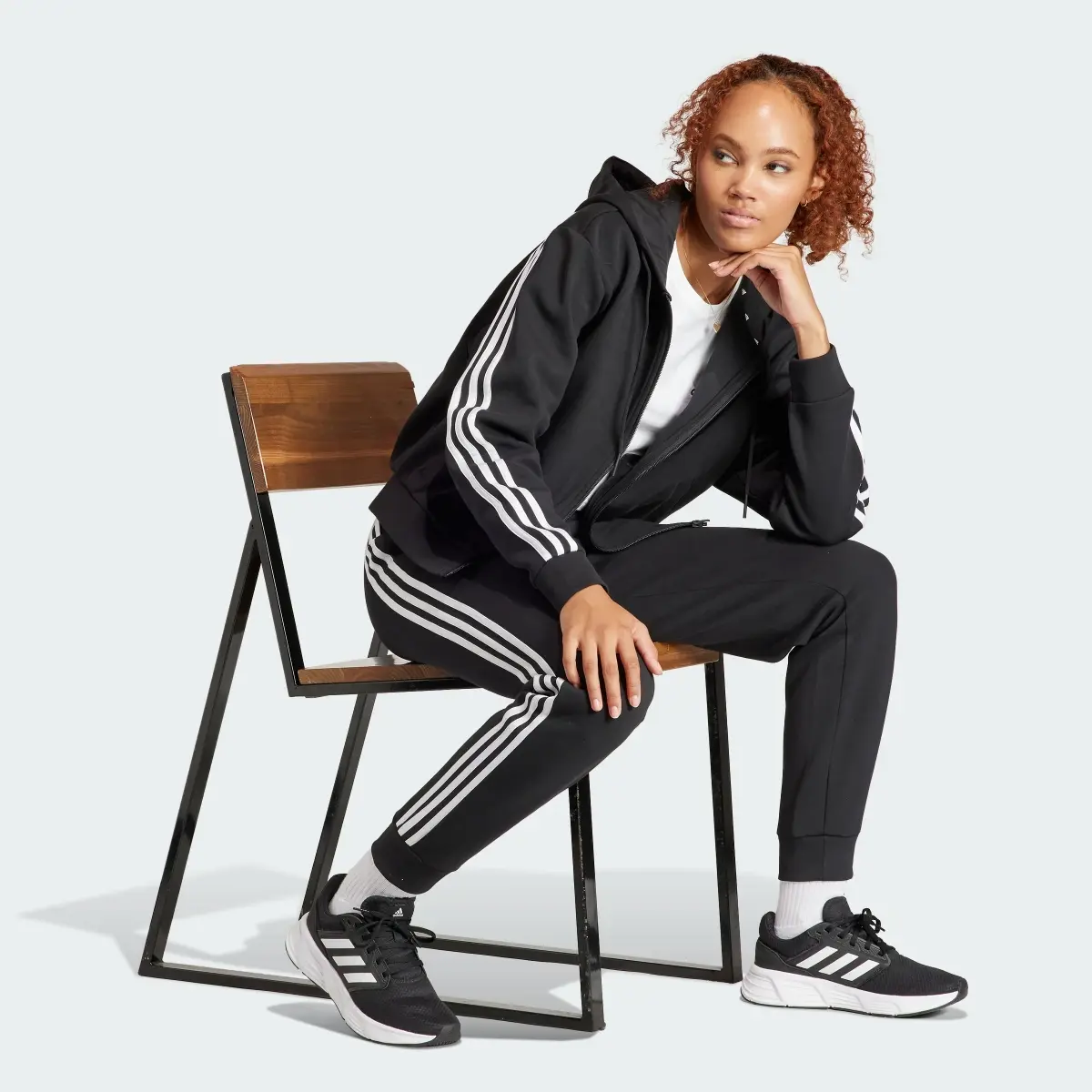 Adidas Future Icons 3-Stripes Regular Pants. 3