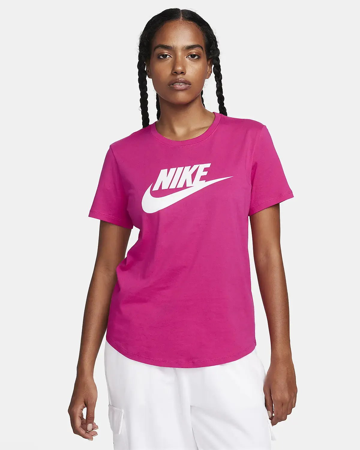 Nike Sportswear Essentials. 1