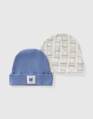 two caps in organic cotton