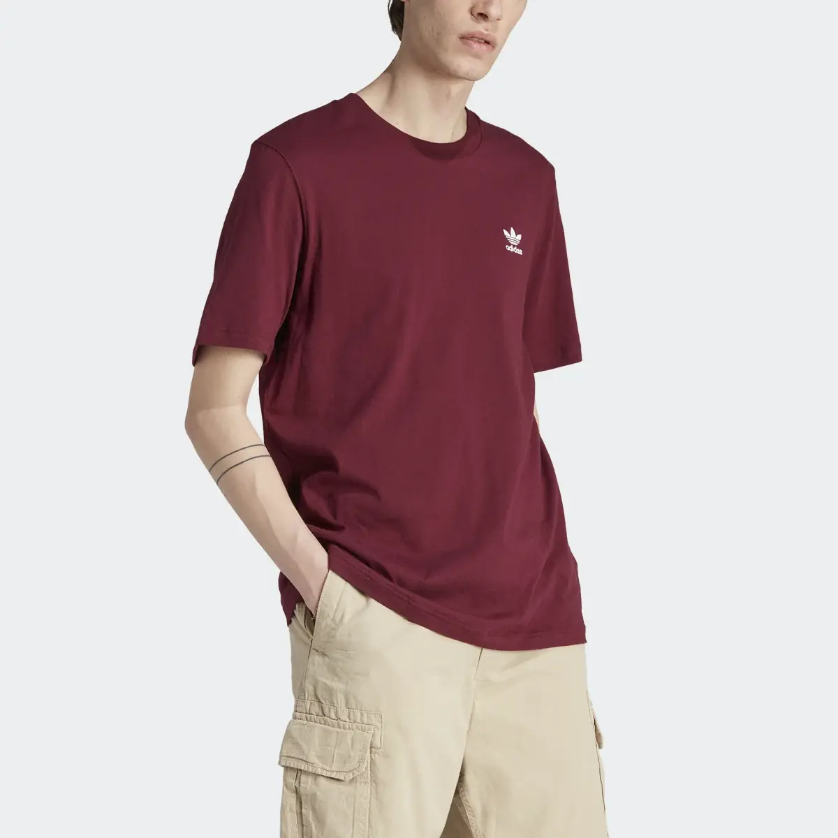 Adidas T-shirt Trèfle Essentials. 1