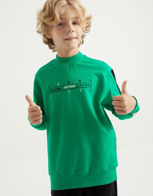 Yeşil Yazı Nakışlı Şerit Detaylı O Yaka Standart Kalıp Erkek Çocuk Sweatshirt - 11024